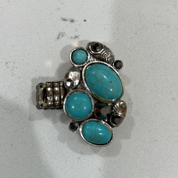 ❤️ 5 for $20 / Statement ring - Picture 4 of 4